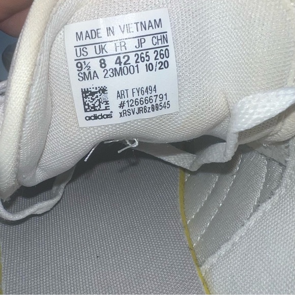 Women's size 9.5 Adidas RetroRun Athletic Running Shoes FY6494 Chalk White - Picture 6 of 7